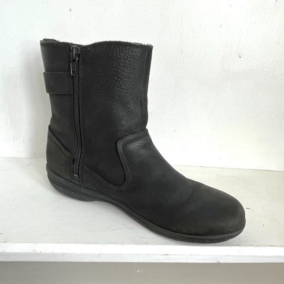 MERRELL Encore Kassie Mid Black Leather Zip Waterproof Ankle Bootie Boots 9 40 - Picture 1 of 7